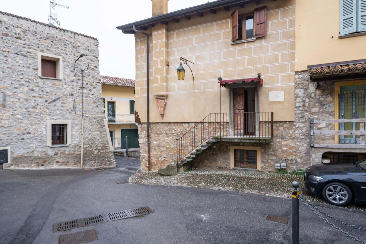 Le Chateau Franciacorta - By Host4U Appartement Colombaro  Buitenkant foto